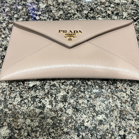 Prada Women's Cream Clutch - Picture 4 of 4